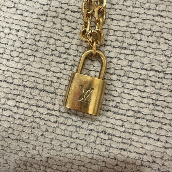 Authentic LV Lock & Key - Picture 3 of 4